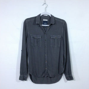 American Eagle Outfitters Buttondown Shirt.